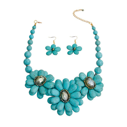 Turquoise Cracked Flower Beaded Necklace