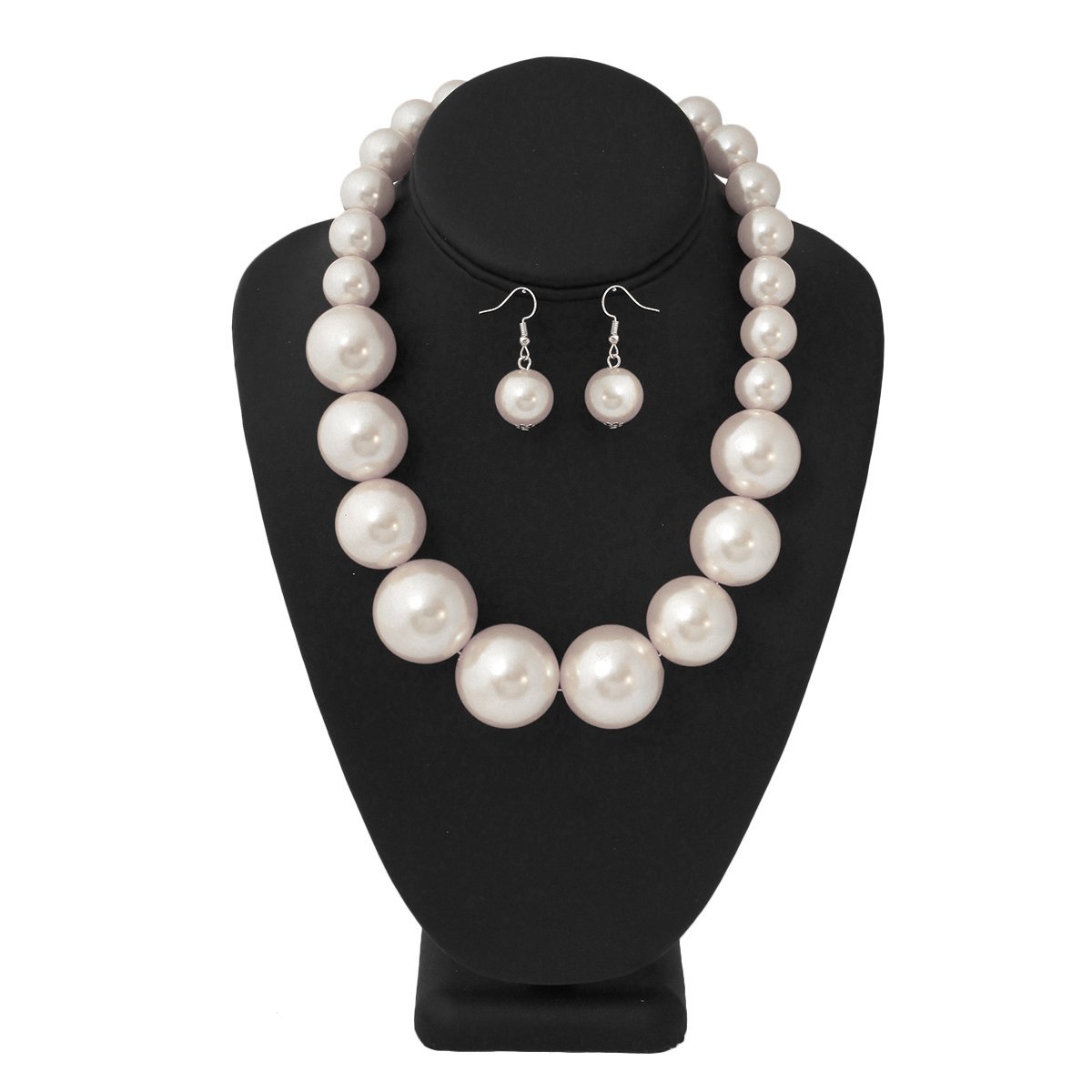White Graduated Pearl Necklace Set