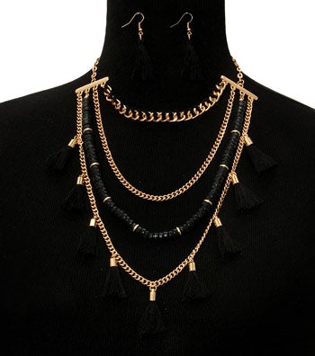 Yarn Tassel Necklace Set